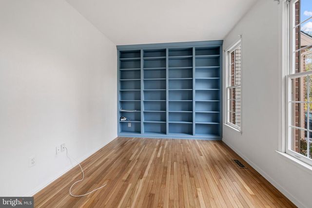 15 CASTLEWALL CT, Lutherville Timonium, MD 21093