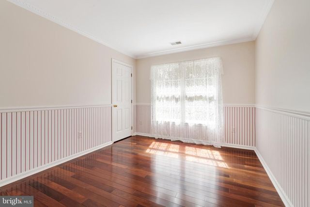 15 CASTLEWALL CT, Lutherville Timonium, MD 21093