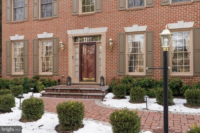 15 CASTLEWALL CT, Lutherville Timonium, MD 21093