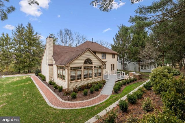 15 CASTLEWALL CT, Lutherville Timonium, MD 21093