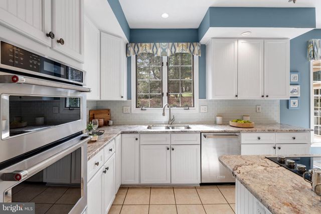 15 CASTLEWALL CT, Lutherville Timonium, MD 21093