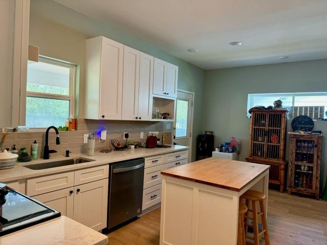1204 N Mystic DR, Granite Shoals, TX 78654