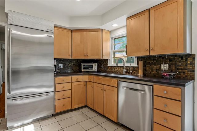 6230 Howe Drive, Fairway, KS 66205