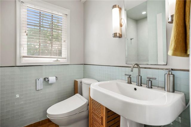 6230 Howe Drive, Fairway, KS 66205