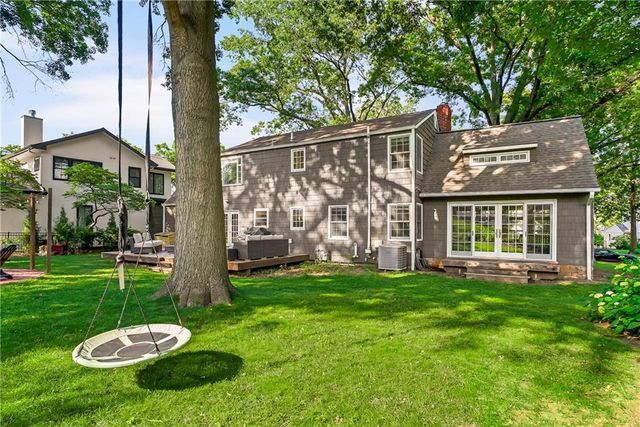 6230 Howe Drive, Fairway, KS 66205