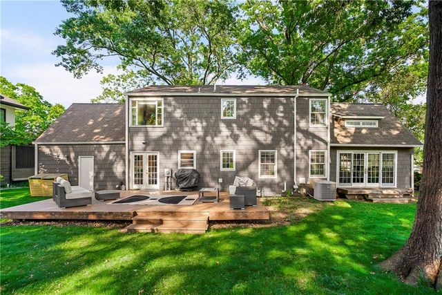 6230 Howe Drive, Fairway, KS 66205