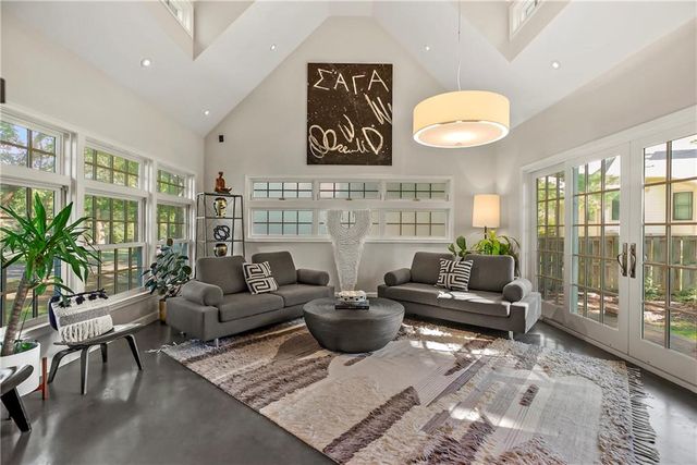6230 Howe Drive, Fairway, KS 66205