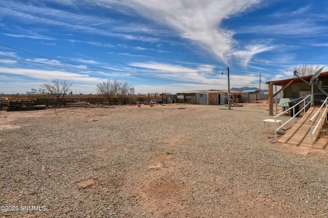 38 Sunrunner Avenue, Las Cruces, NM 88012