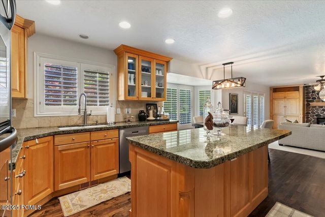 8697 Willow Green Circle, Sandy, UT 84093