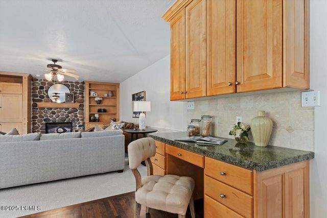 8697 Willow Green Circle, Sandy, UT 84093