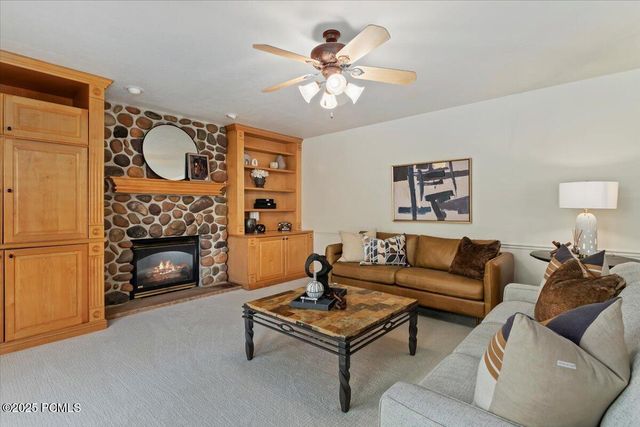 8697 Willow Green Circle, Sandy, UT 84093
