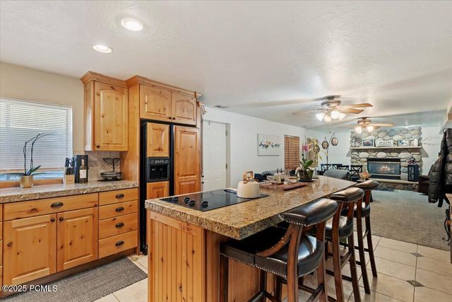 8697 Willow Green Circle, Sandy, UT 84093