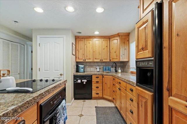 8697 Willow Green Circle, Sandy, UT 84093