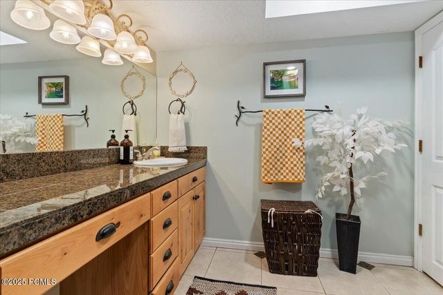 8697 Willow Green Circle, Sandy, UT 84093