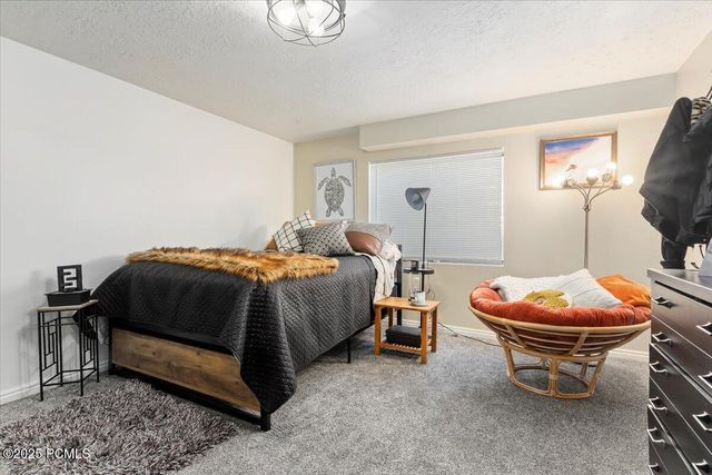 8697 Willow Green Circle, Sandy, UT 84093