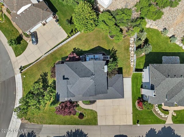 8697 Willow Green Circle, Sandy, UT 84093