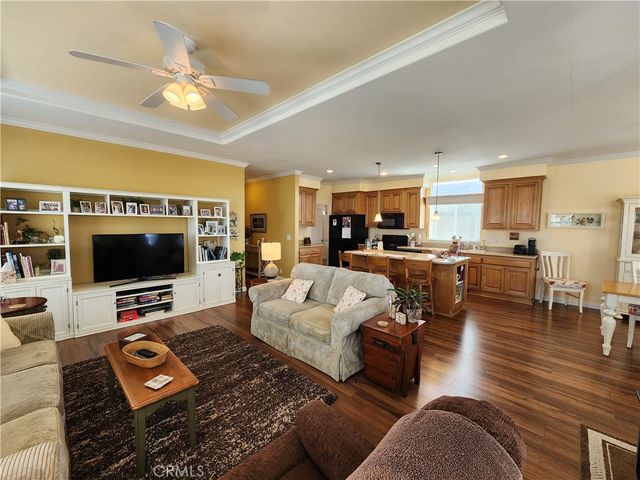 19361 Brookhurst 49, Huntington Beach, CA 92646