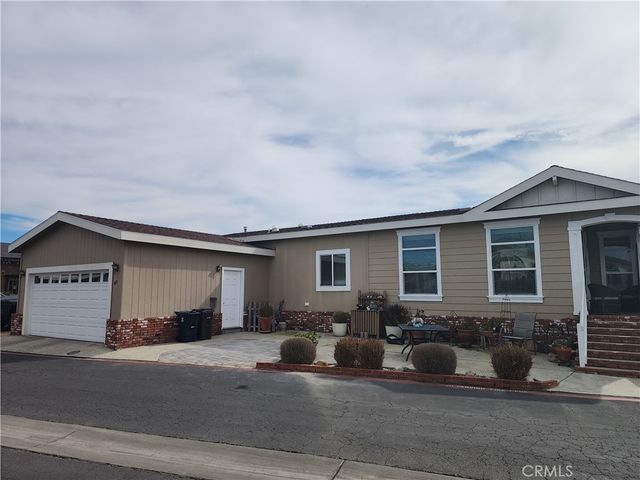 19361 Brookhurst 49, Huntington Beach, CA 92646