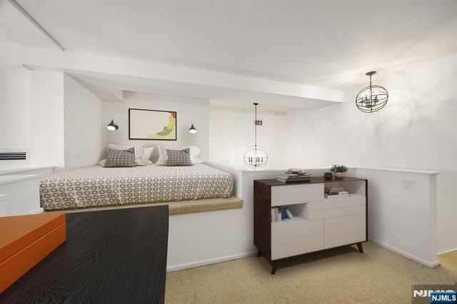 518 Gregory Avenue A-425, Weehawken, NJ 07086