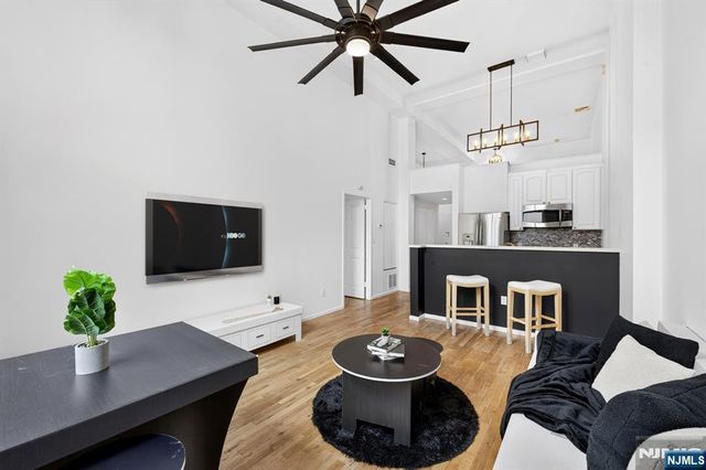518 Gregory Avenue A-425, Weehawken, NJ 07086
