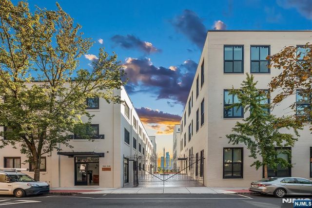 518 Gregory Avenue A-425, Weehawken, NJ 07086
