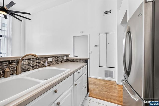 518 Gregory Avenue A-425, Weehawken, NJ 07086