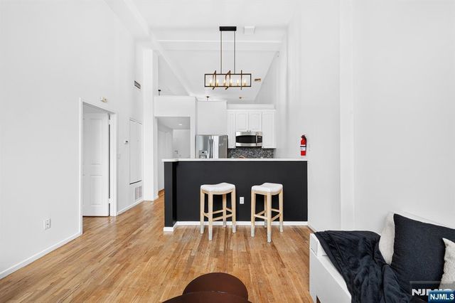 518 Gregory Avenue A-425, Weehawken, NJ 07086
