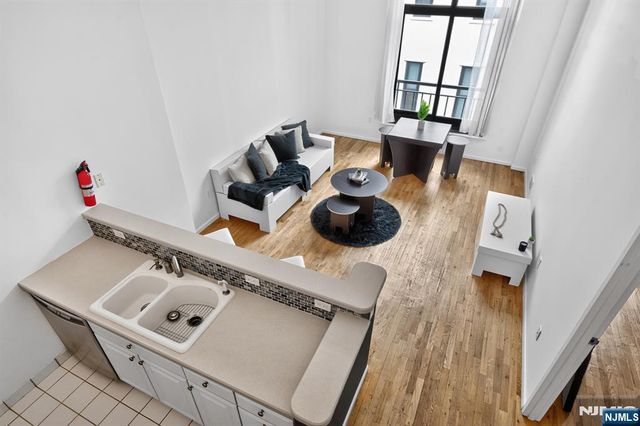 518 Gregory Avenue A-425, Weehawken, NJ 07086