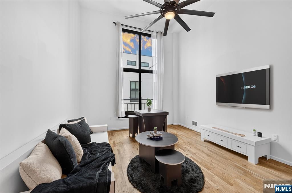 518 Gregory Avenue A-425, Weehawken, NJ 07086