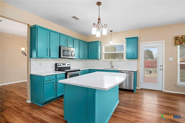 175 Plantation Drive, Seguin, TX 78155