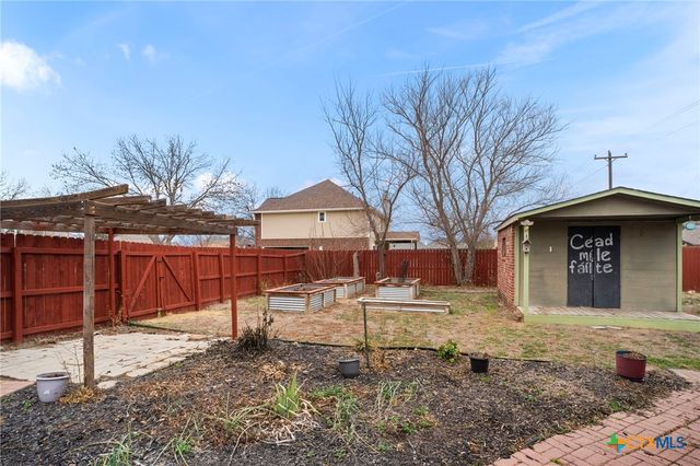 175 Plantation Drive, Seguin, TX 78155