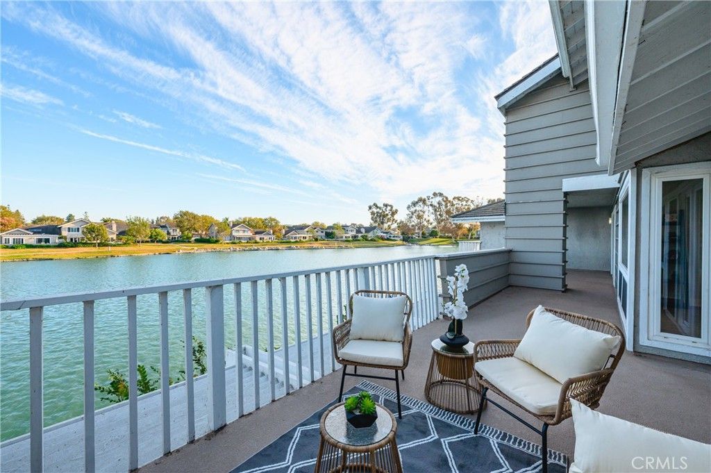 Image 1 of property listing at 25 LakeView 60, Irvine, CA 92604