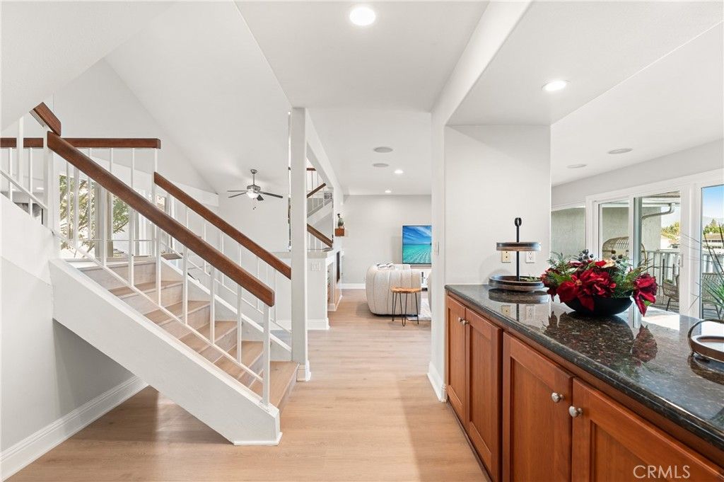 Image 19 of property listing at 25 LakeView 60, Irvine, CA 92604