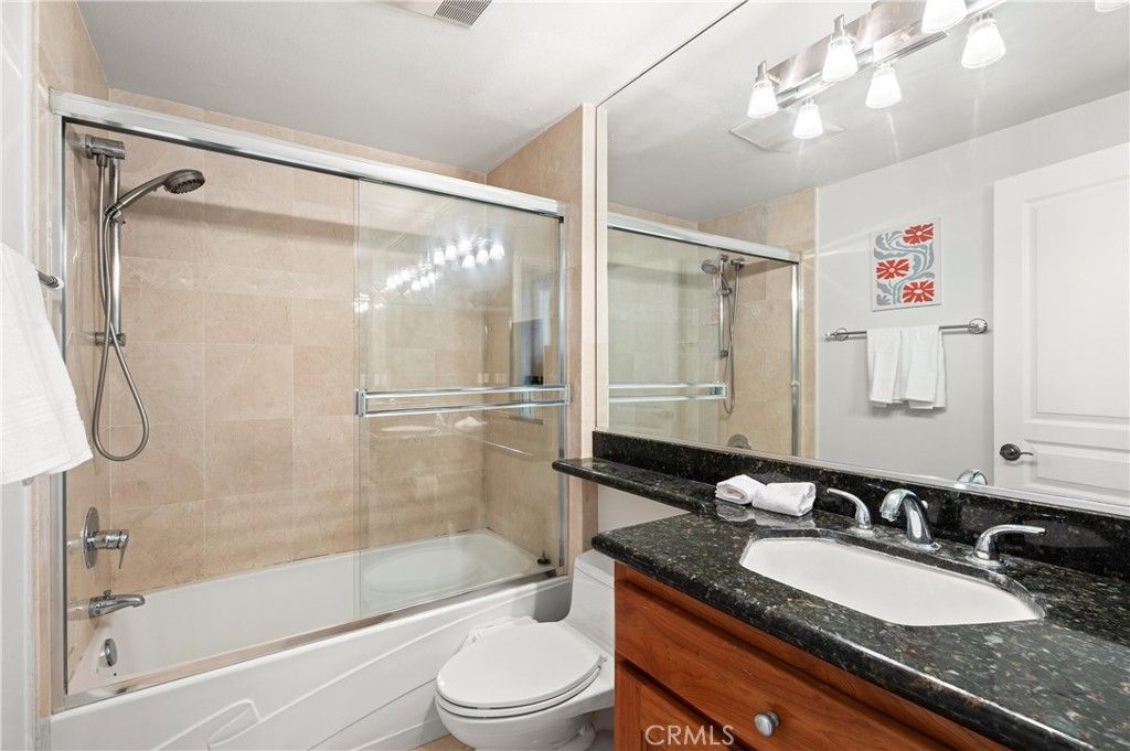 Image 28 of property listing at 25 LakeView 60, Irvine, CA 92604