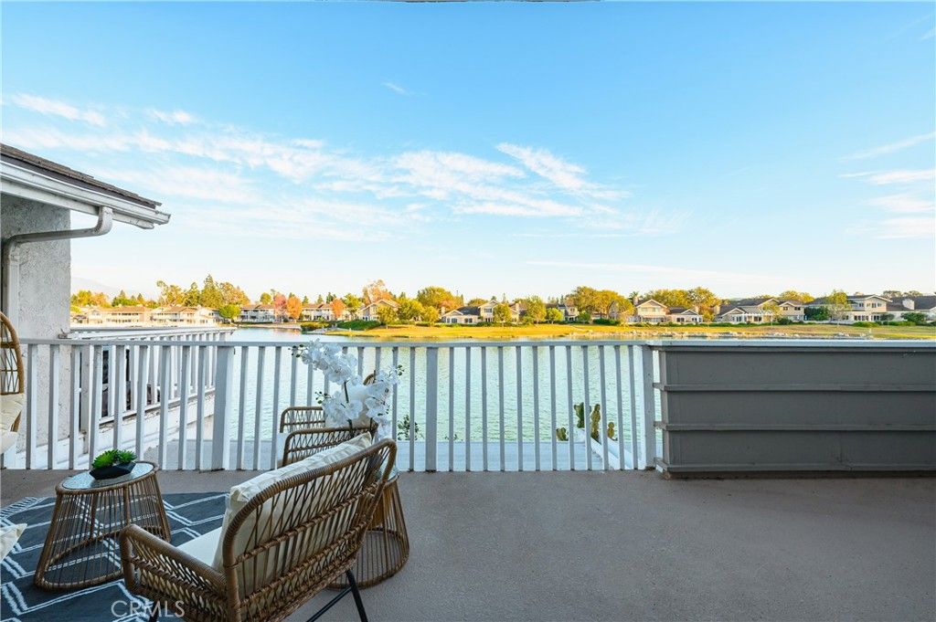 Image 32 of property listing at 25 LakeView 60, Irvine, CA 92604