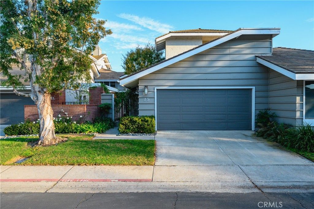 Image 4 of property listing at 25 LakeView 60, Irvine, CA 92604