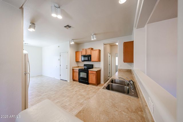 5418 W CARSON Road, Laveen, AZ 85339