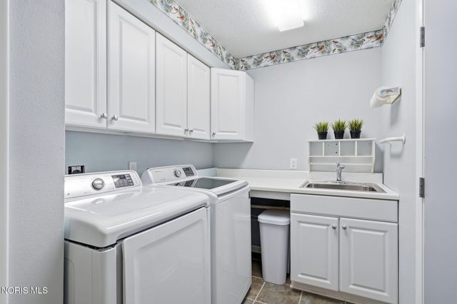 2716 Stoneleigh Drive, Toledo, OH 43617