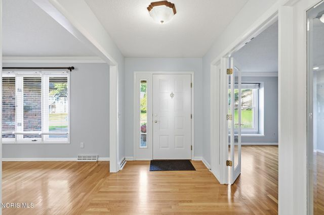 2716 Stoneleigh Drive, Toledo, OH 43617