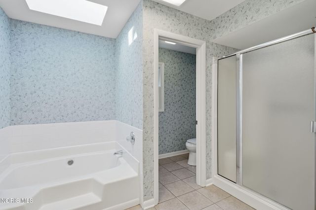 2716 Stoneleigh Drive, Toledo, OH 43617