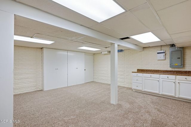 2716 Stoneleigh Drive, Toledo, OH 43617