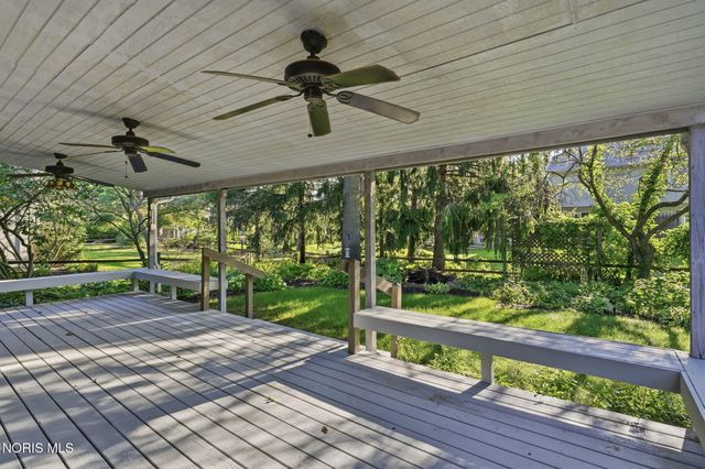 2716 Stoneleigh Drive, Toledo, OH 43617