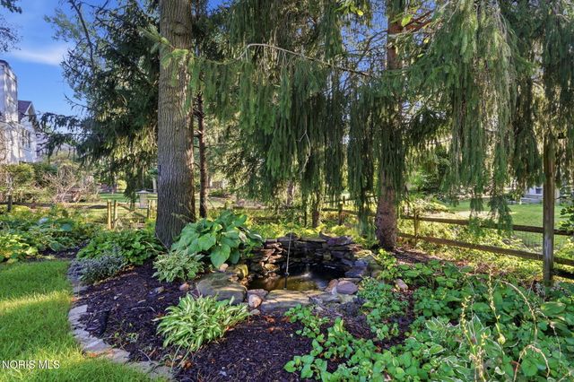 2716 Stoneleigh Drive, Toledo, OH 43617