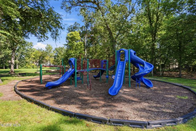 2716 Stoneleigh Drive, Toledo, OH 43617