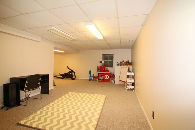 1017 Mayfair Drive, Libertyville, IL 60048