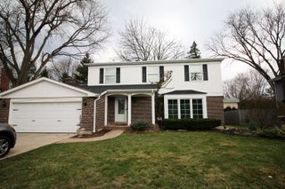 1017 Mayfair Drive, Libertyville, IL 60048