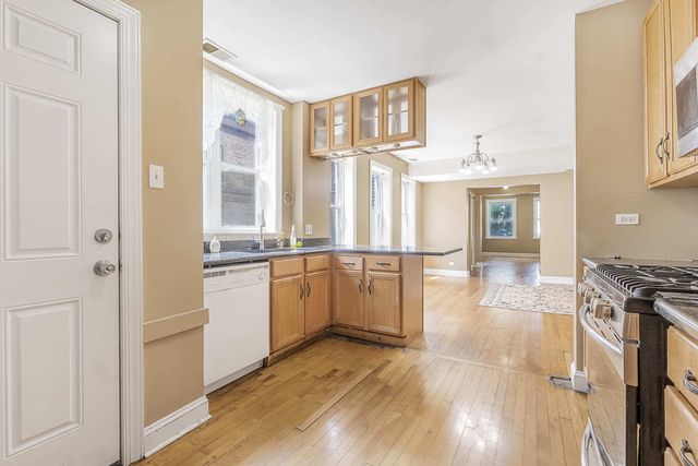 1747 W Pratt Boulevard 2N, Chicago, IL 60626