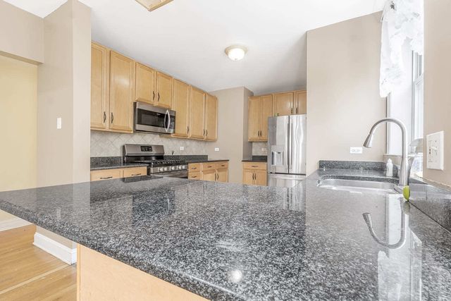 1747 W Pratt Boulevard 2N, Chicago, IL 60626