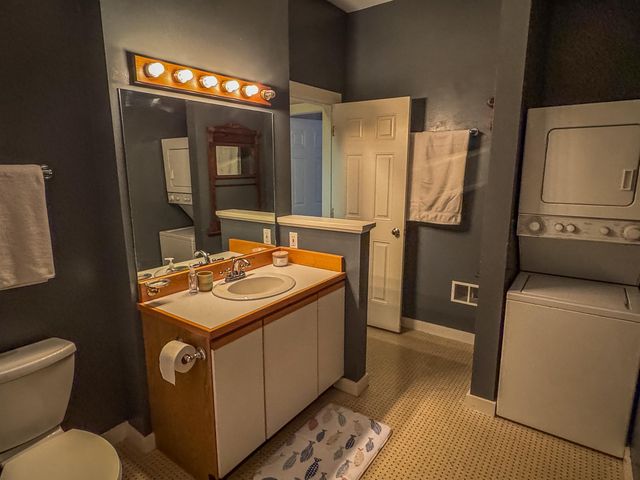 37 Church St Apt 3, Keene, NH 03431