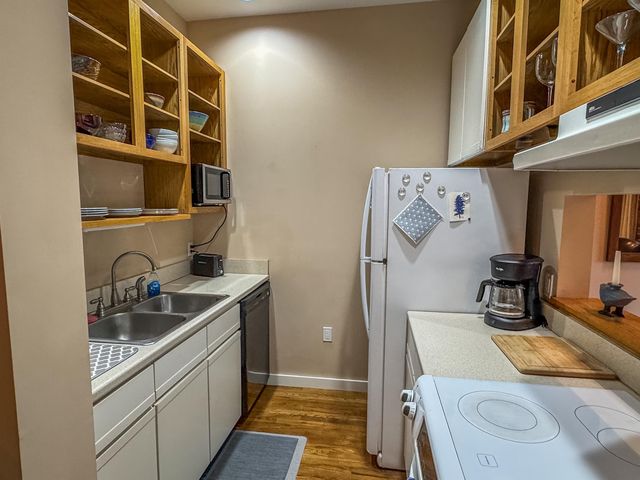 37 Church St Apt 3, Keene, NH 03431